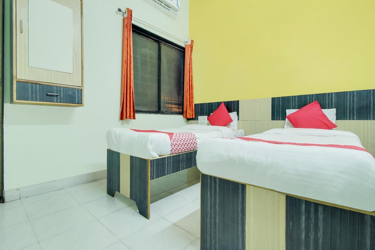Oyo Flagship 48365 Hotel Shiva'S Castle Chalisgaon Pokój zdjęcie